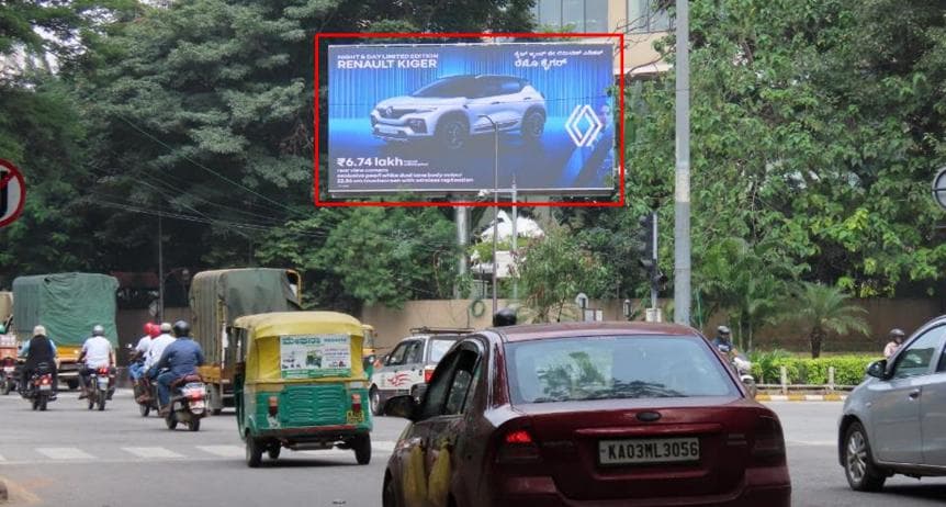 DOOH hoarding – Kasturba Road Signal JW Marriott Hotel & UB City towards Lavelly Road, Cubbon Park, Chinnaswamy Stadium,